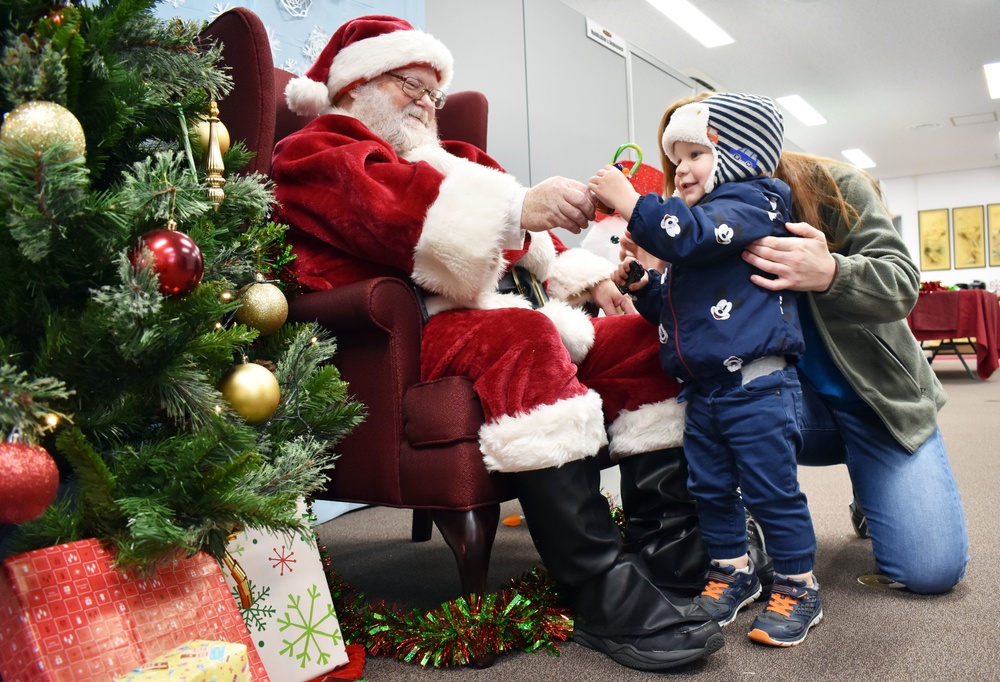 USAG Japan EFMP holds Holiday Cookie and Recipe Exchange