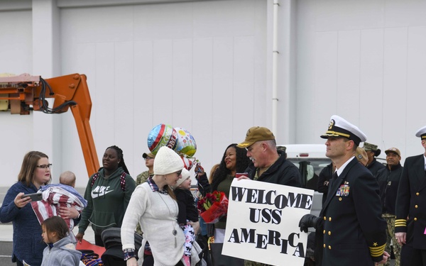 USS America arrives in Sasebo, Japan.