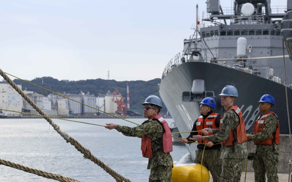 USS America arrives in Sasebo, Japan.