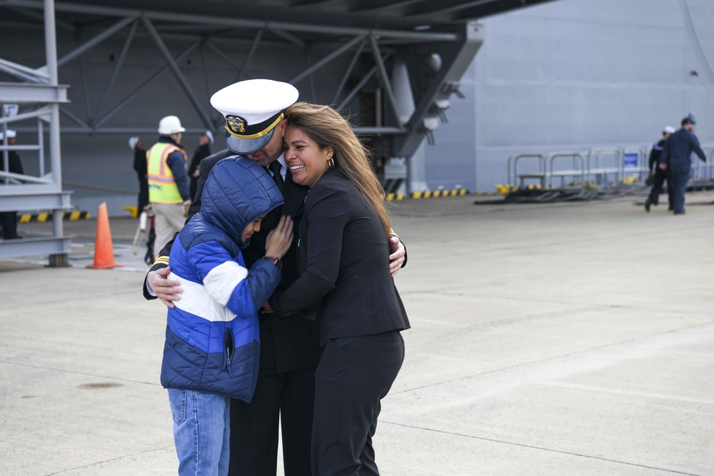 USS America arrives in Sasebo, Japan.