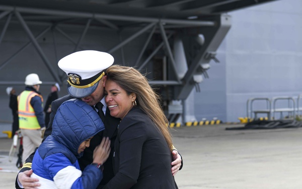 USS America arrives in Sasebo, Japan.