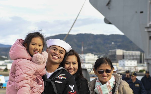 USS America arrives in Sasebo, Japan.