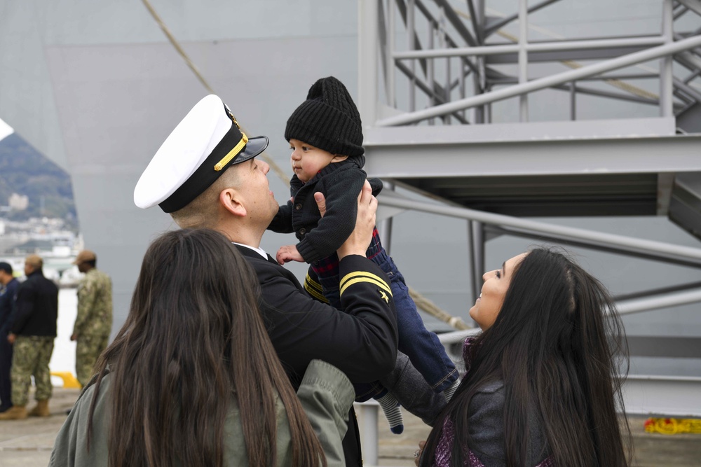 USS America arrives in Sasebo, Japan.