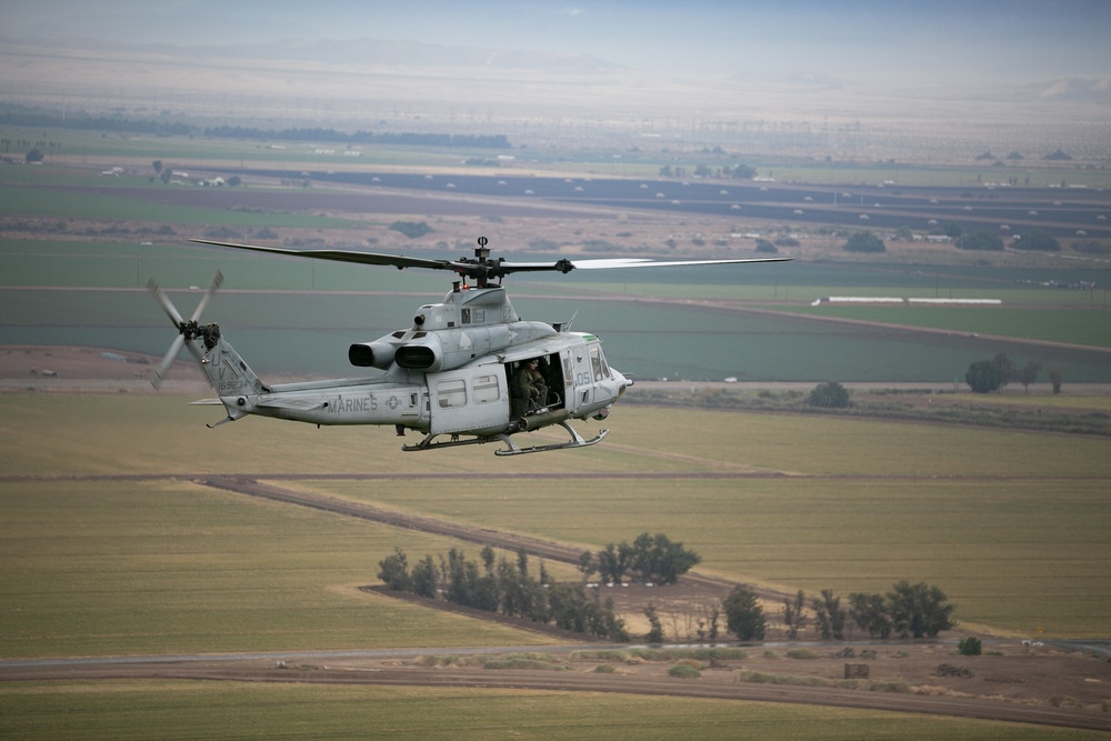 3rd Marine Aircraft Wing Unloads the Grunts