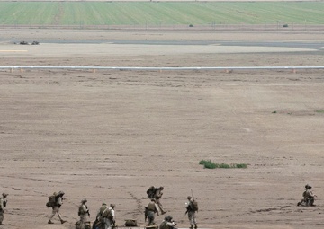 3rd Marine Aircraft Wing Unloads the Grunts