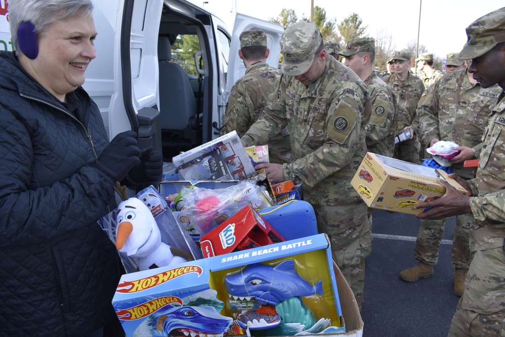 Maryland National Guard battalion brings toys to kids in need