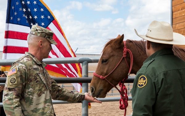 36th ID Deputy Commanding General of Operations visits TF Gunslingers