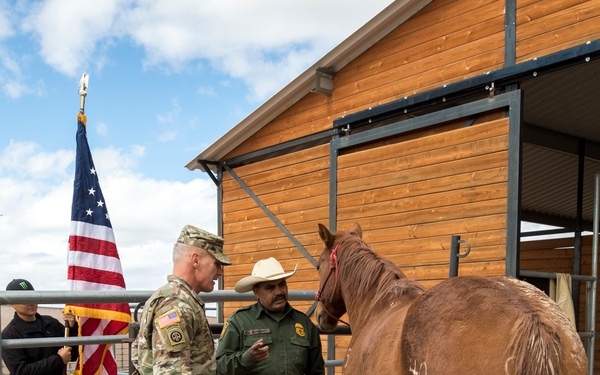 36th ID Deputy Commanding General of Operations visits TF Gunslingers