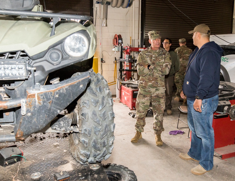 36th ID Deputy Commanding General of Operations visits TF Gunslingers