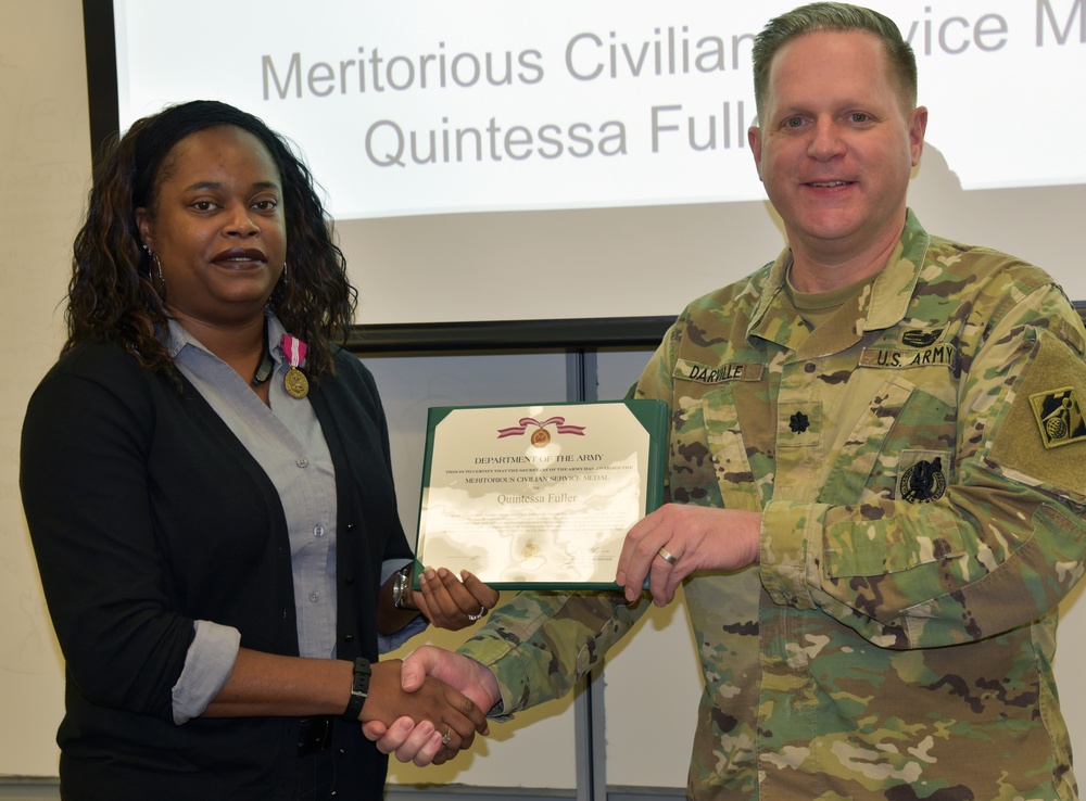 Fuller receives medal