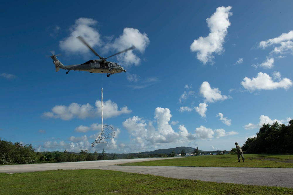 Sailors participate in torpedo recovery exercise