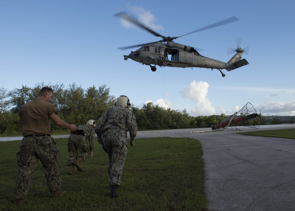 Sailors participate in torpedo recovery exercise