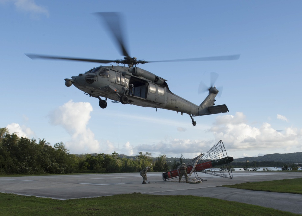 Sailors participate in torpedo recovery exercise