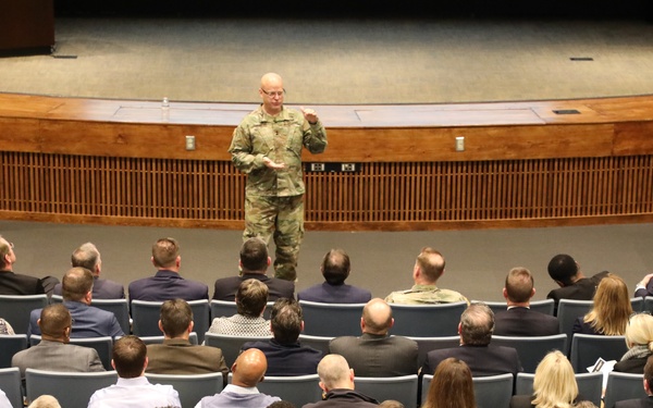 CCDC commanding general pays first visit to AvMC