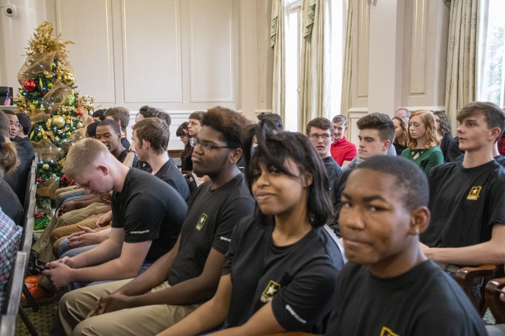 U.S. Army Recruiting Companies Hold Mass Swearing-In Ceremony at Arkansas State Capital
