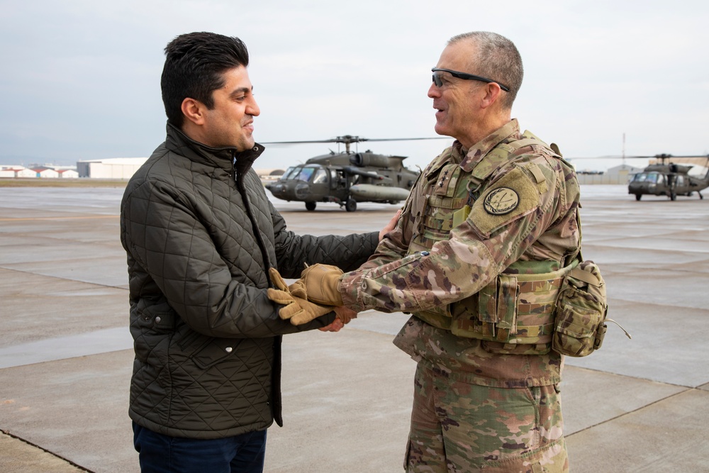 Lt. Gen. White Visits Service Members and Awards Coins