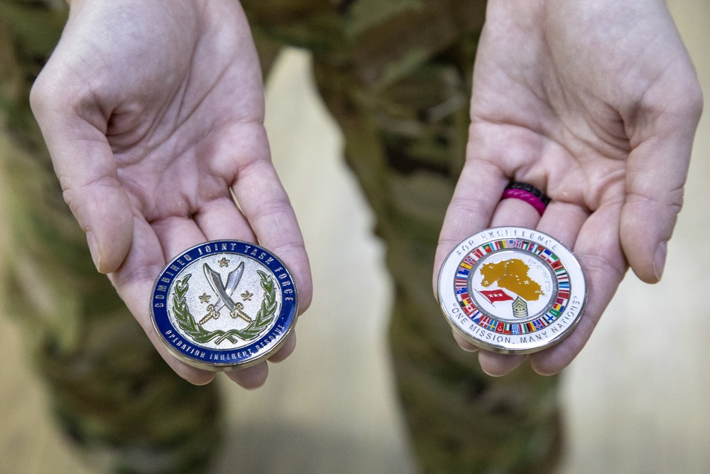 Lt. Gen. White Visits Service Members and Awards Coins