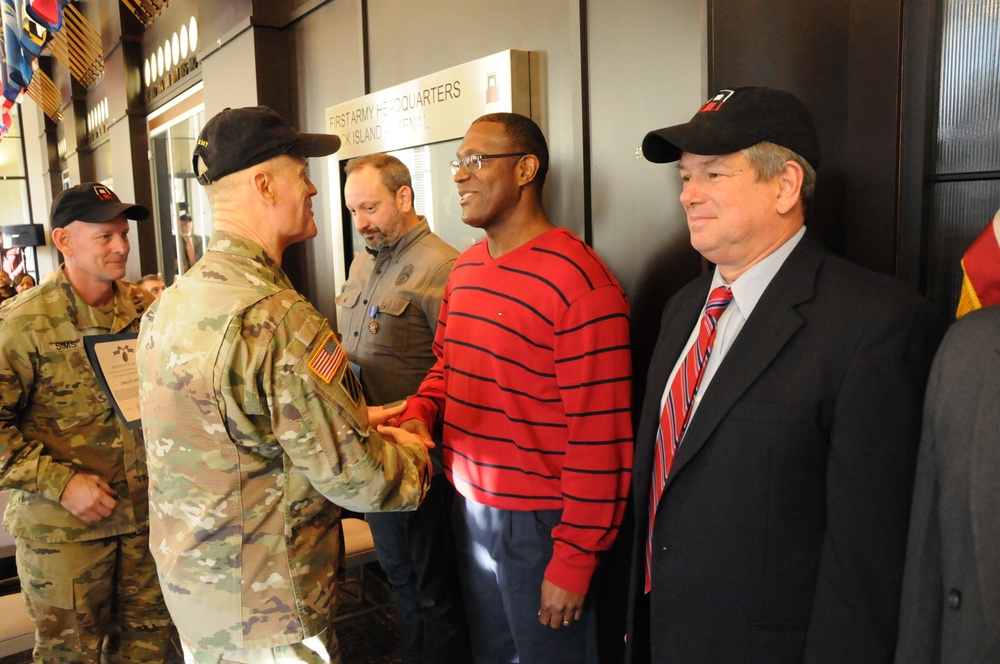 First Army hosts awards ceremony