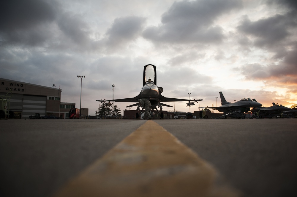 180FW Conducts Night Flying Training