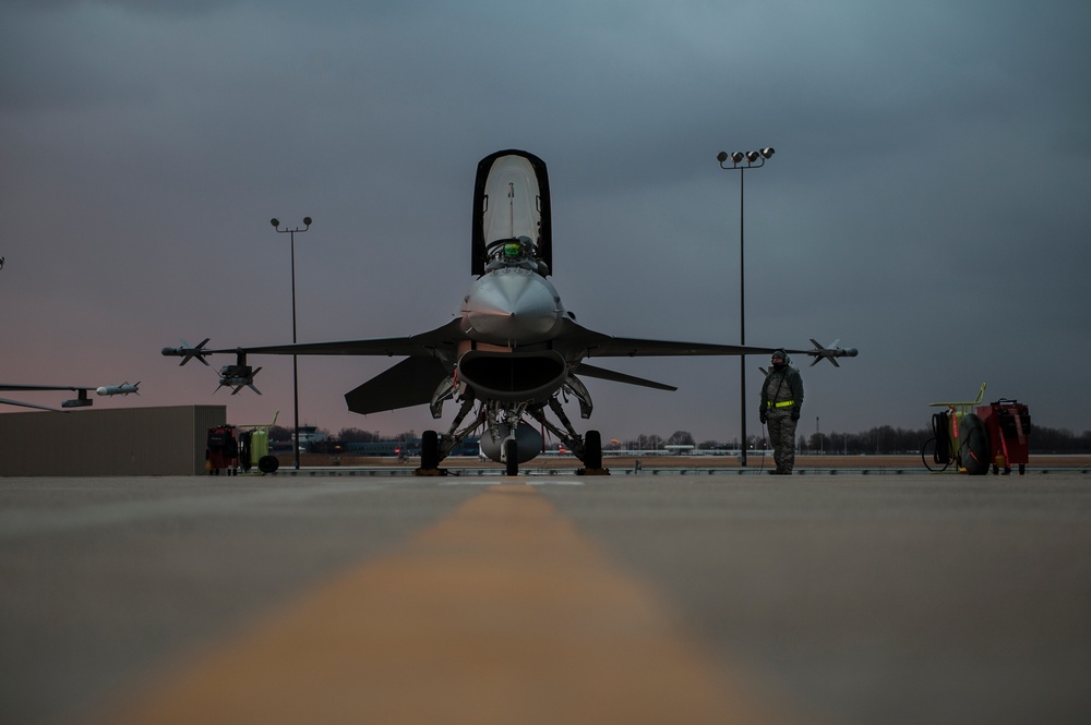 180FW Conducts Night Flying Training