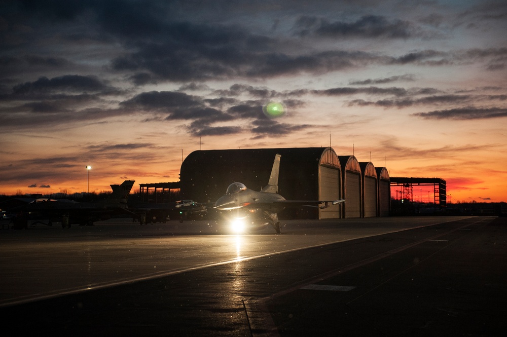 180FW Conducts Night Flying Training