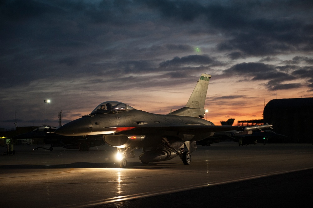 180FW Conducts Night Flying Training