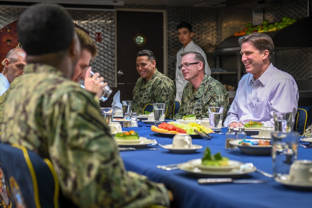 DoD CIO visits USS Howard