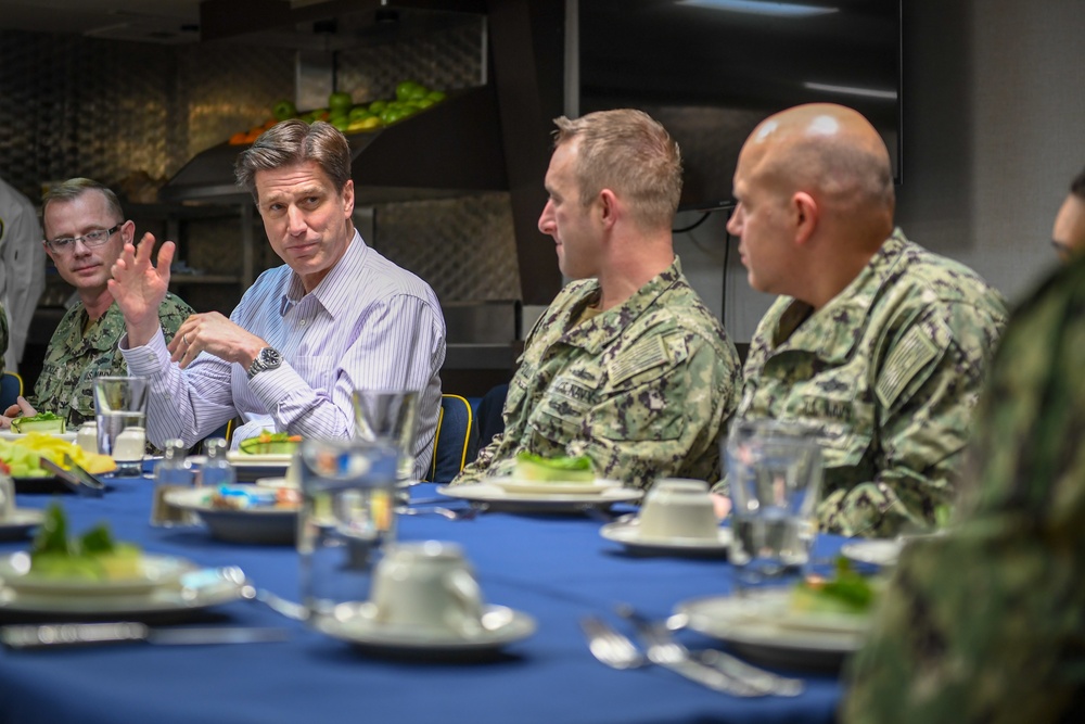 DoD CIO visits USS Howard