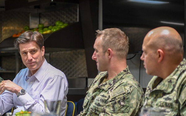 DoD CIO visits USS Howard