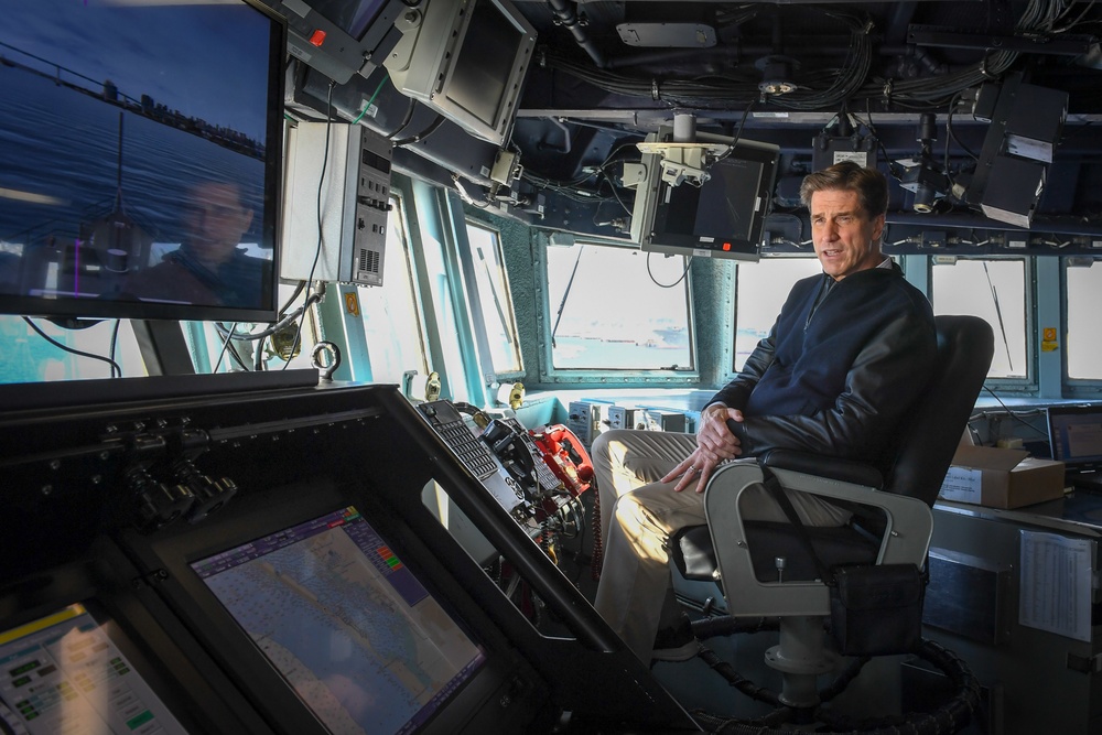 DoD CIO visits USS Howard