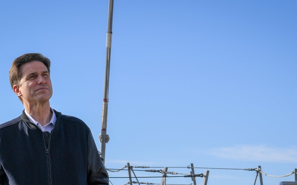 DoD CIO visits USS Howard