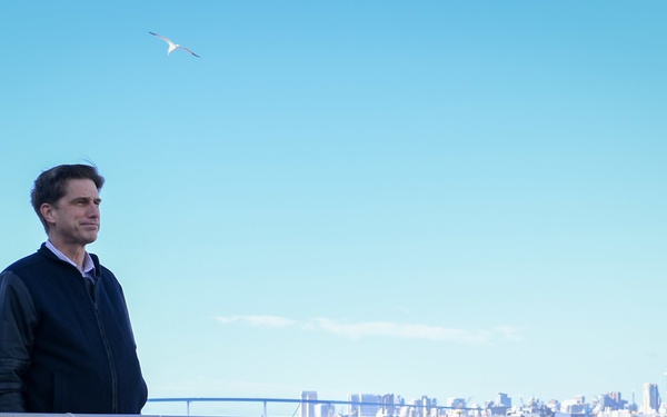 DoD CIO visits USS Howard