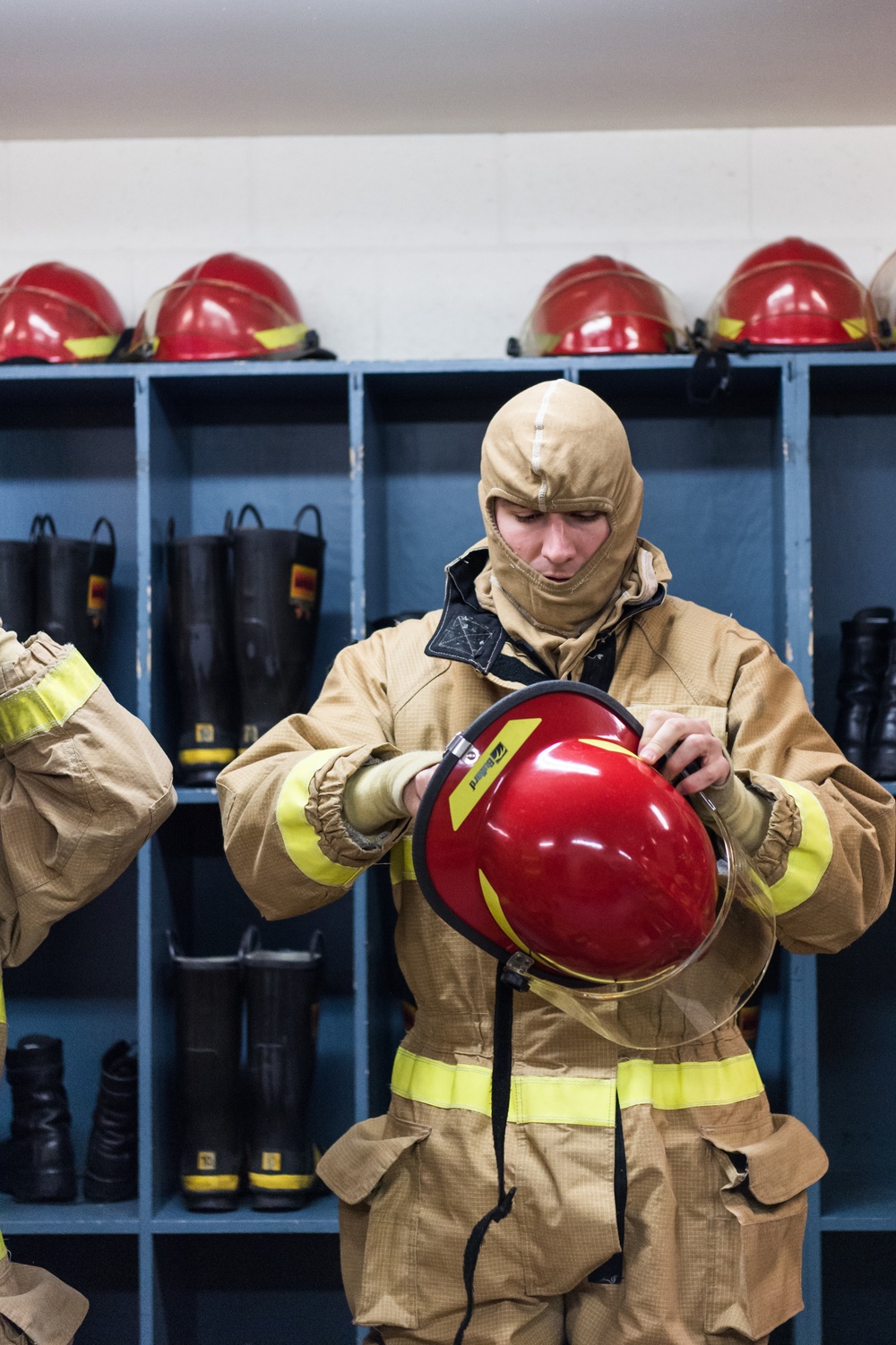 191211-N-TE695-2030 NEWPORT, R.I. (Dec. 11, 2019) -- Navy Officer Candidate School (OCS) conducts battle station drills