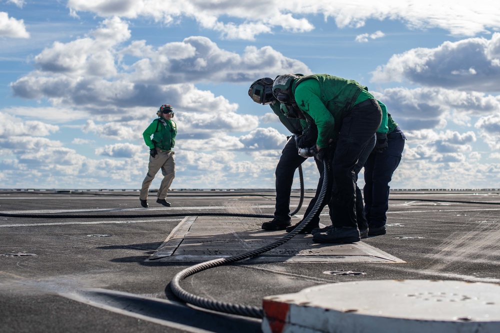 The aircraft carrier USS John C. Stennis (CVN 74)conducts carrier qualifications