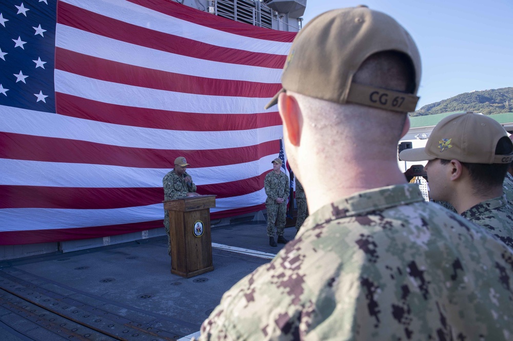 USS Shiloh Holds Change of Command Ceremony