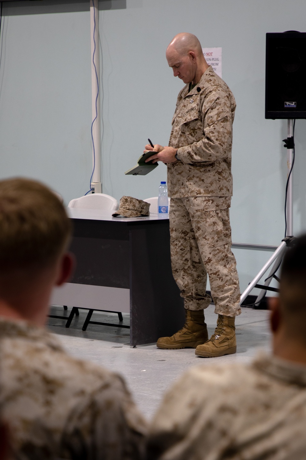 Commandant and Sergeant Major of the Marine Corps Visit the SPMAGTF