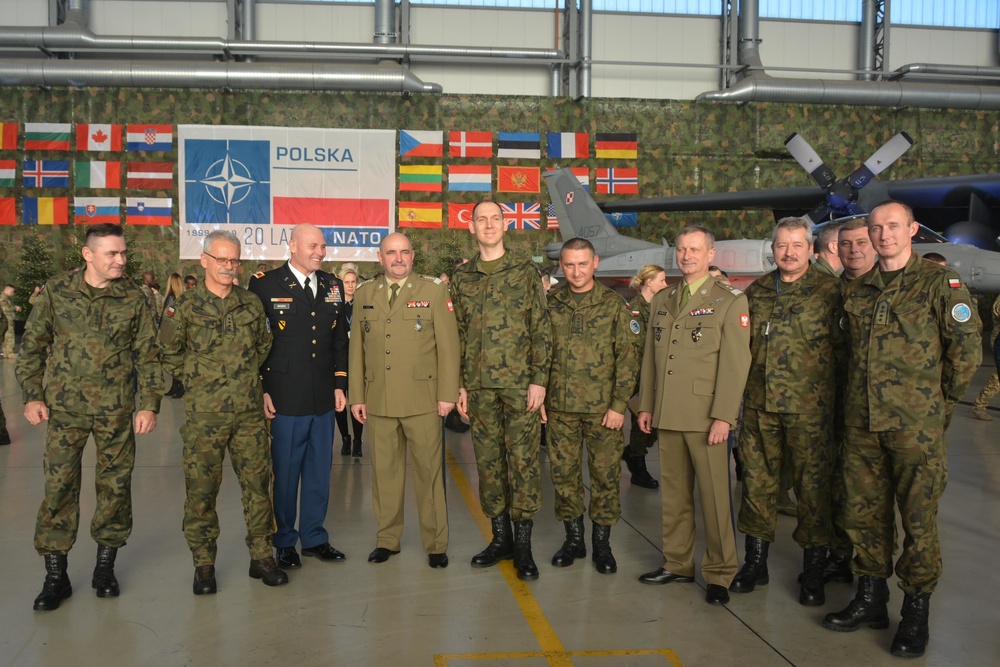 Polish military hosts Christmas party with NATO allies