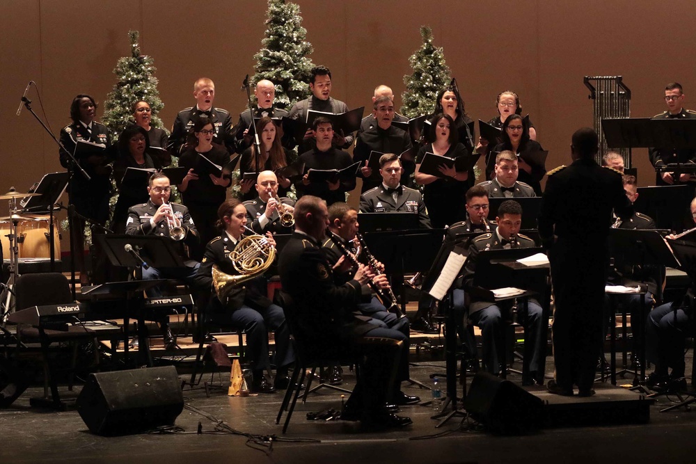 9th Army Band kicks off Holiday Spectacular