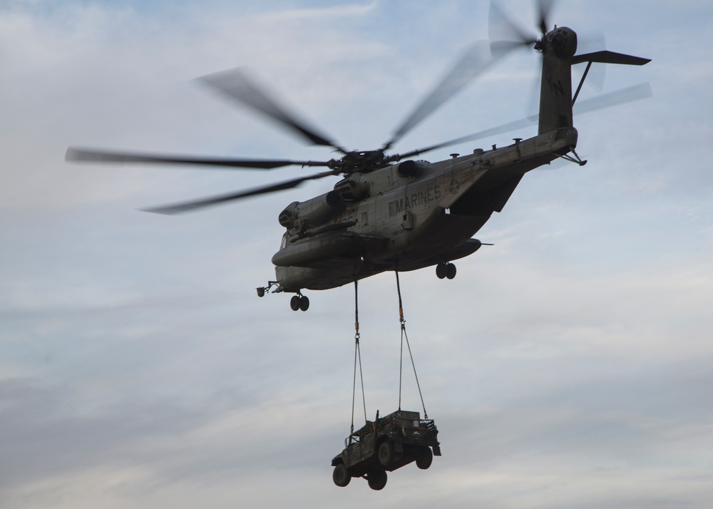 3rd MAW Conducts External Lifts