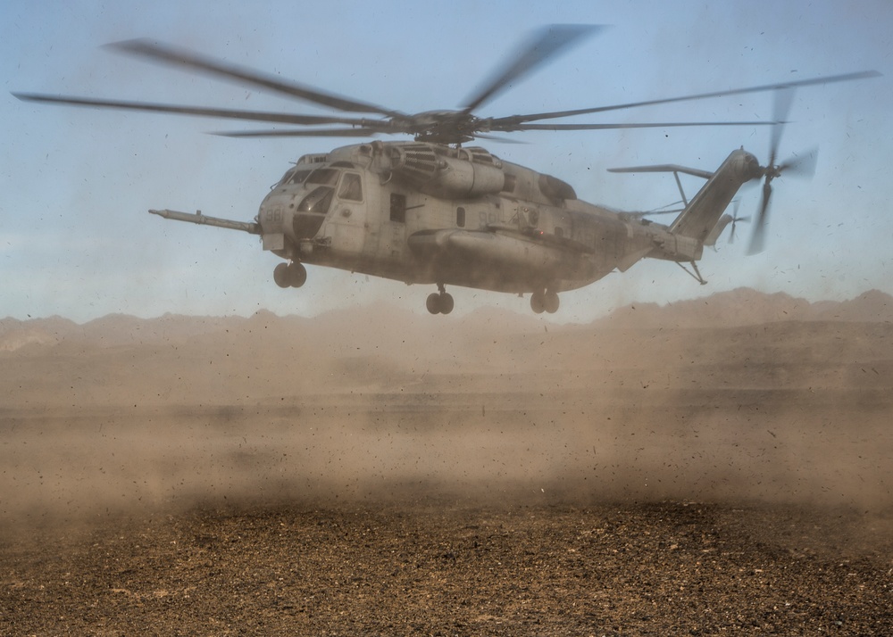 3rd MAW Conducts External Lifts