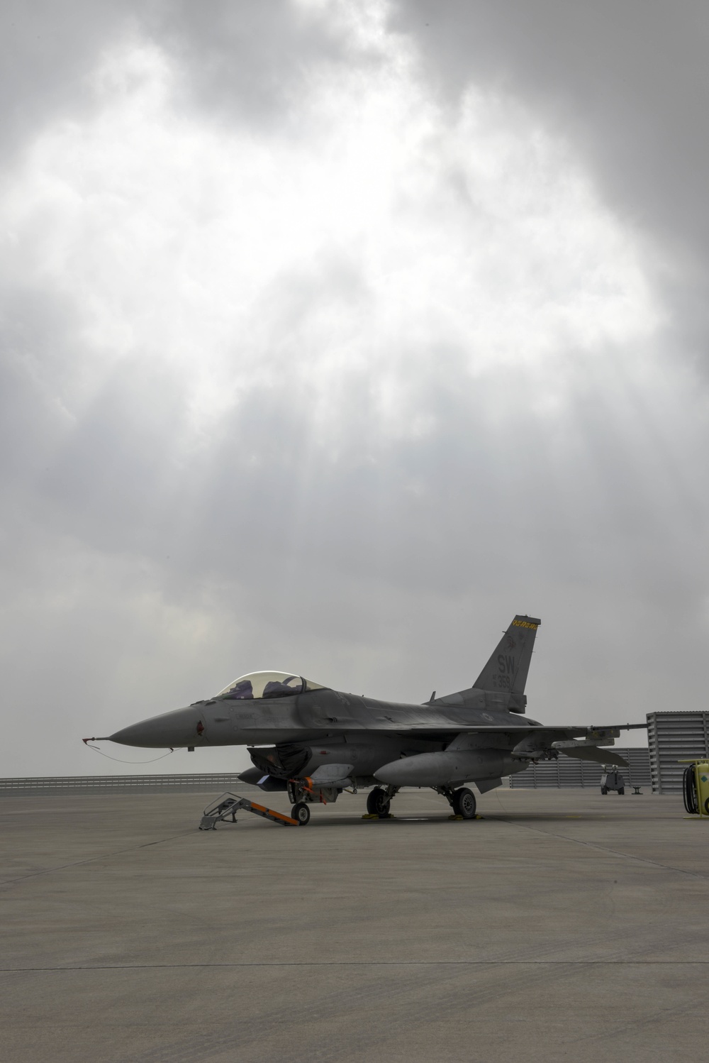 F-16 Fighting Falcons land at Al Udeid Air Base