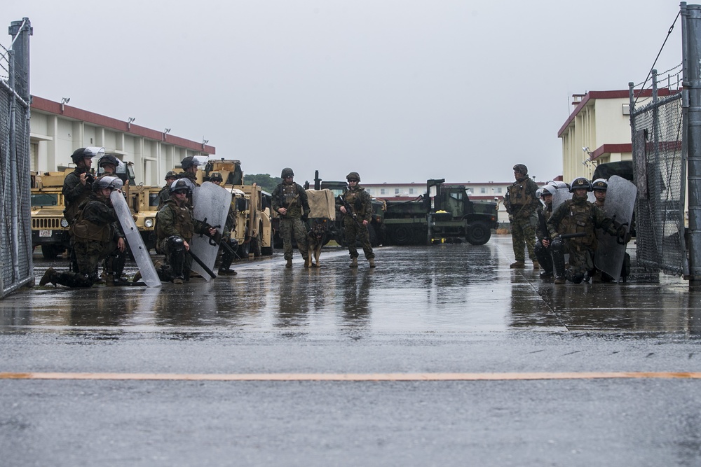 31st MEU executes simulated embassy reinforcement