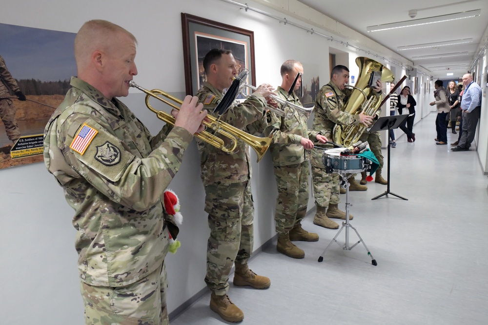 U.S. Army Europe Band spreads some holiday cheer with the gift of music