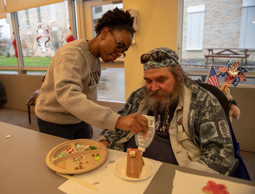 Sailors Make Gingerbread Houses with Veterans at the Washington Veterans Home