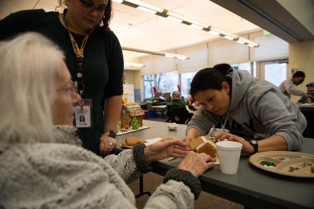Sailors Make Gingerbread Houses with Veterans at the Washington Veterans Home