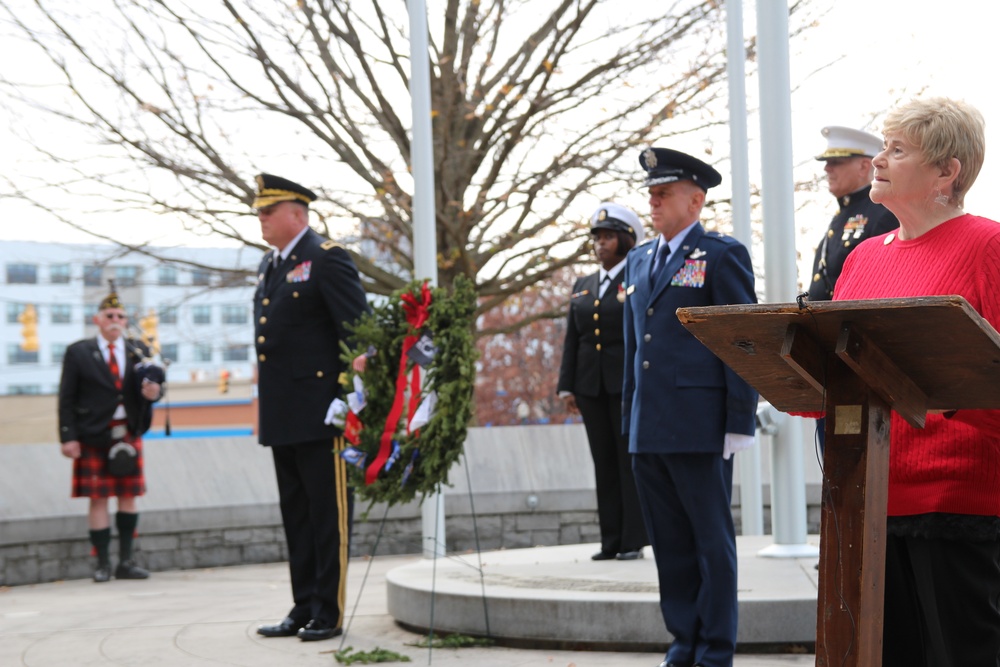 NOSC Columbia Represents the Navy During Wreaths Across America at the South Carolina Statehouse