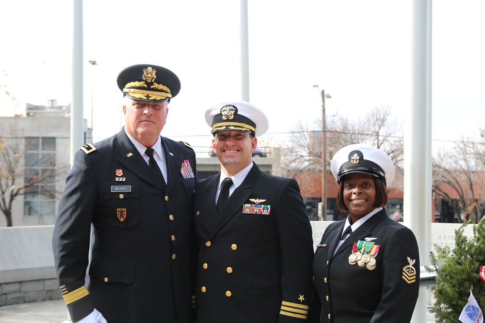 NOSC Columbia Represents the Navy During Wreaths Across America at the South Carolina Statehouse