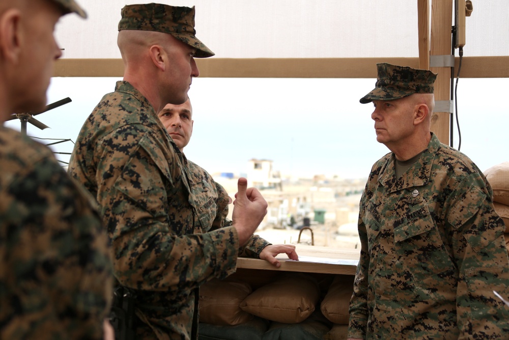 Commandant Visits CENTCOM