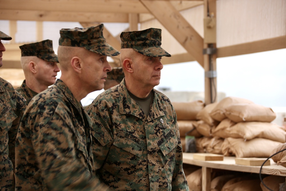 Commandant Visits CENTCOM