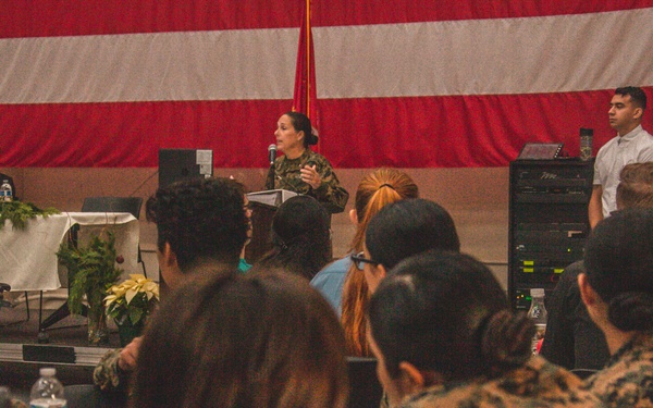 Deliberately Inspire Others:  MAG-39 Hosts Leadership Symposium